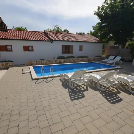 Family Friendly With A Swimming Pool - Lozice, - 18538 Apartment Vir