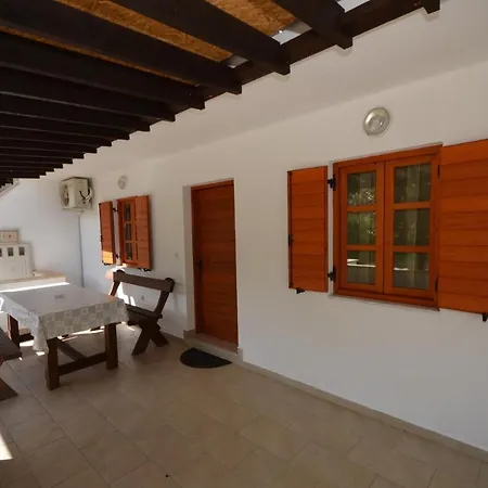 Family Friendly With A Swimming Pool - Lozice, - 18538 Apartment Vir