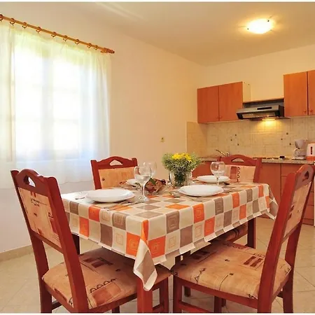 Family Friendly With A Swimming Pool - Lozice, - 18538 Apartment