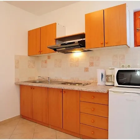 Apartment Family Friendly With A Swimming Pool - Lozice, - 18538 Vir