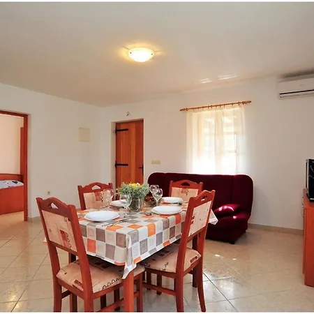 Family Friendly With A Swimming Pool - Lozice, - 18538 Apartment